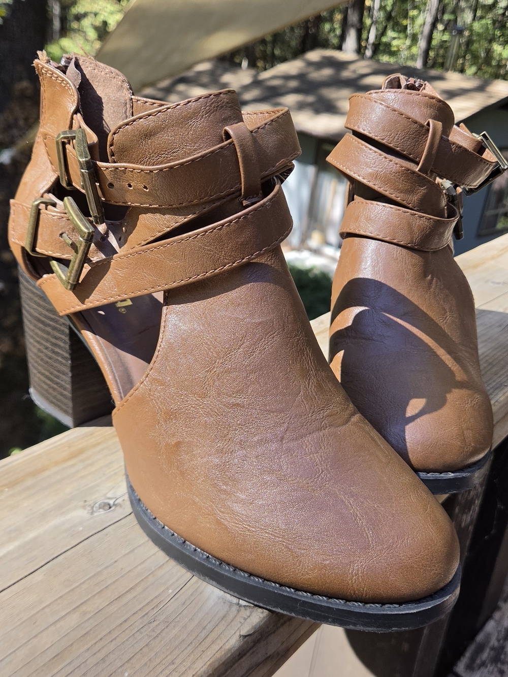 Soda Tan/brown Strappy Ankle Booties Sz8